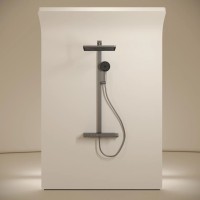 Душевая стойка SANCOS Vos с термостатическим смесителем, изливом, полкой, шлангом 1,5 м, верхним и ручным душем, цвет вороненая сталь, арт. SC6100GG