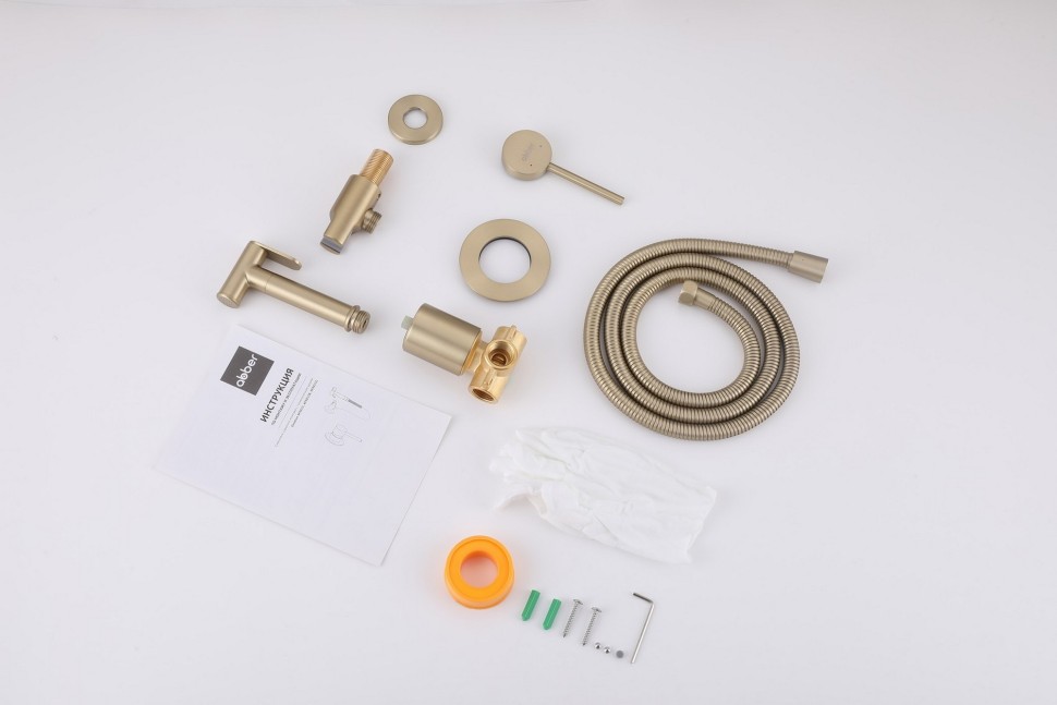 Смеситель ABBER Emotion AF8825G с гигиеническим душем, золото матовое