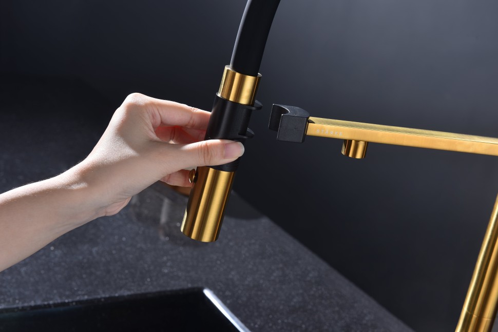 Смеситель для кухни Magneto One, брашированное золото, Ma213188-BG, Paulmark