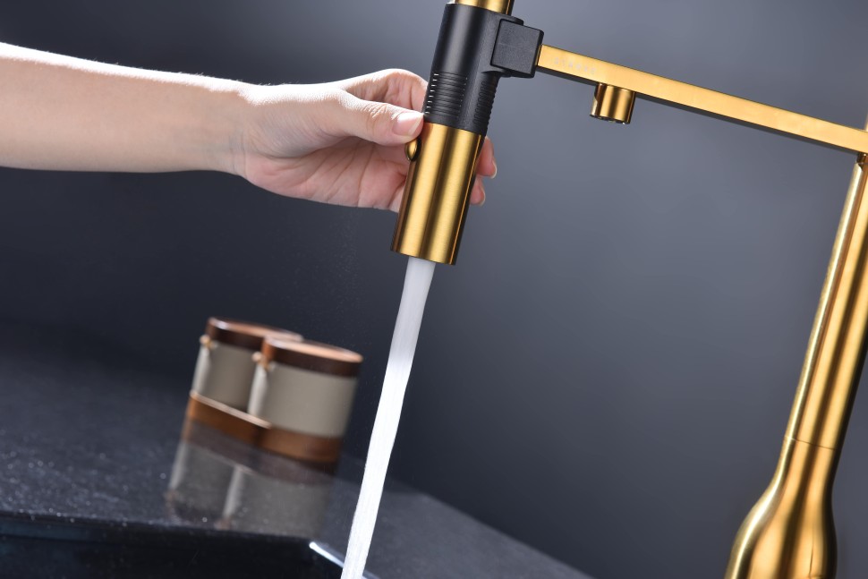 Смеситель для кухни Magneto One, брашированное золото, Ma213188-BG, Paulmark