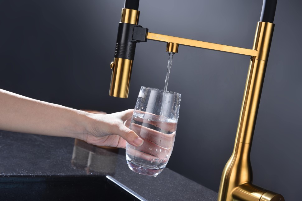 Смеситель для кухни Magneto One, брашированное золото, Ma213188-BG, Paulmark