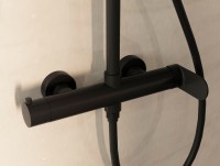 Душевая стойка Rondo VSFS-1R0MB без излива, черный матовый