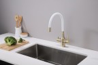 Смеситель для кухни Salix бронза, белый шланг, Sa213419-BRw, Paulmark