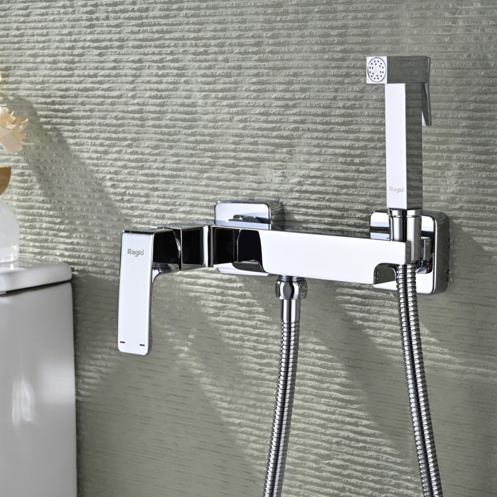 Смеситель Raglo настенный с гигиеническим душем хром