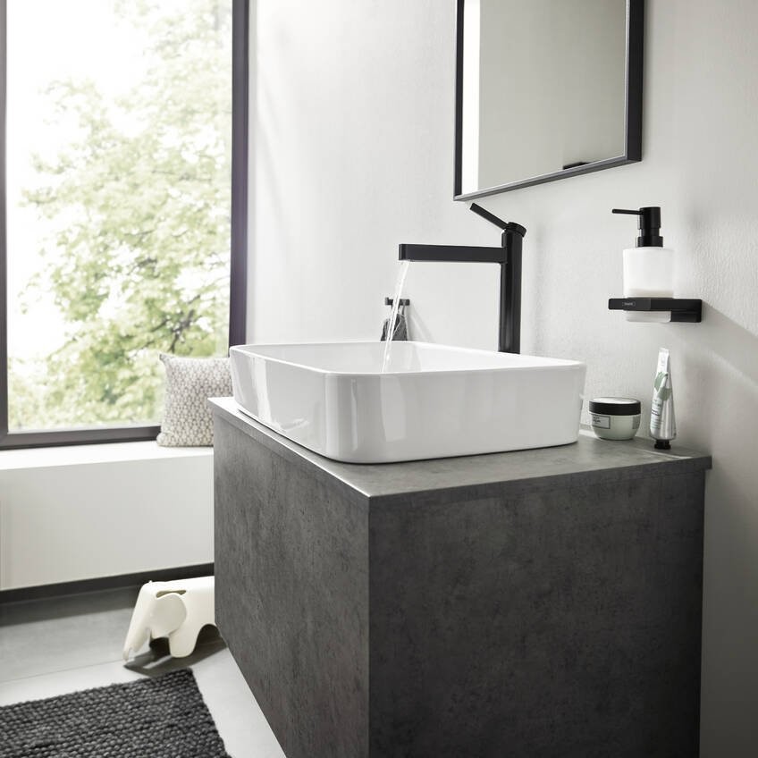 Смеситель для раковин Hansgrohe Finoris черный (76070670)
