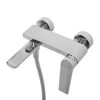 Смеситель для ванны и душа в комплекте с ручным душем, шлангом и держателем CEZARES COMFORT-VD-01