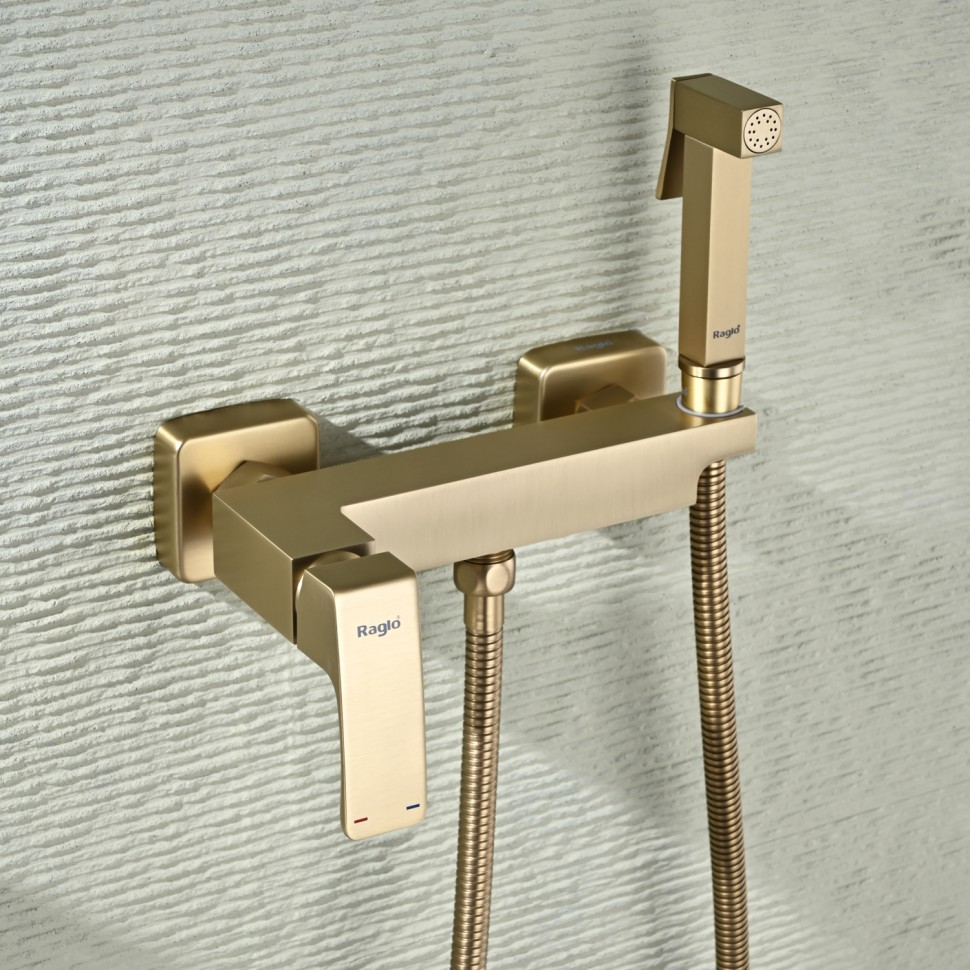 Смеситель Raglo настенный с гигиеническим душем золотой сатин