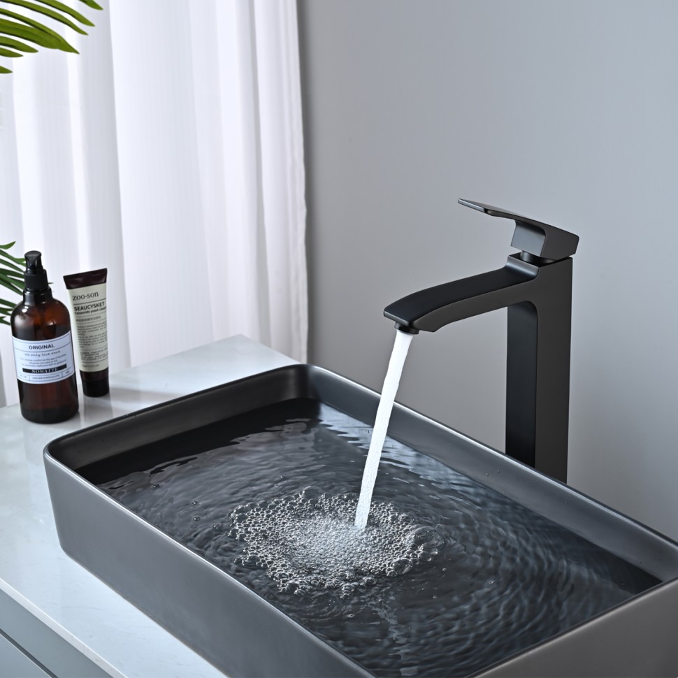 Смеситель Raglo высокий для умывальника черный