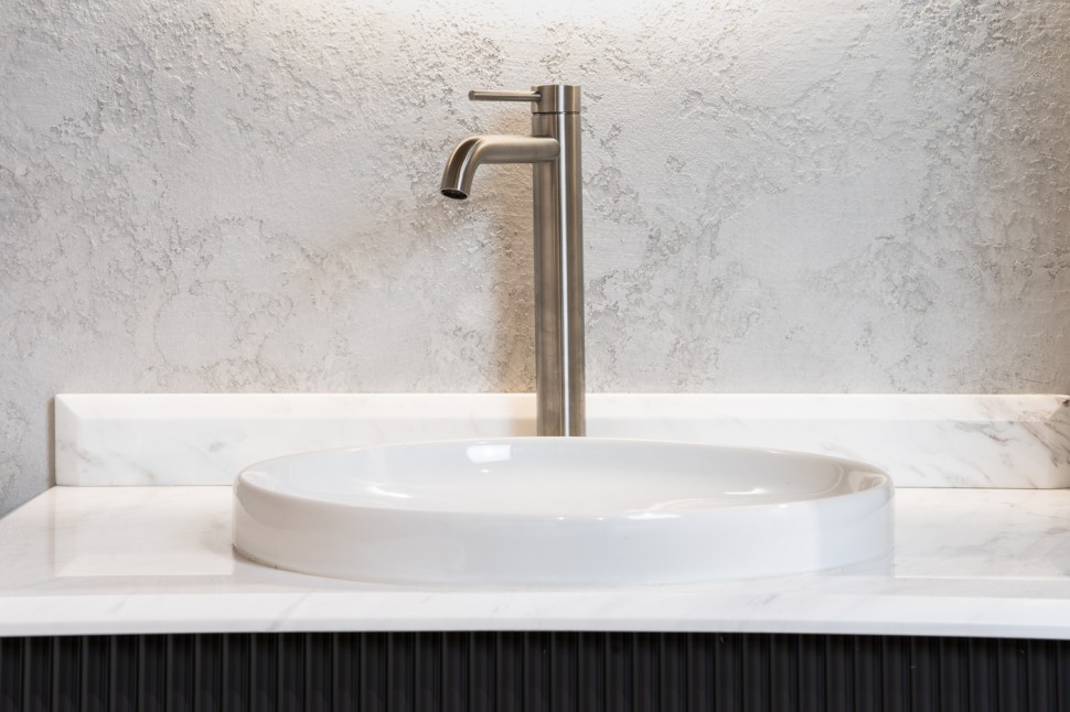 Смеситель ABBER Wasser Kreis 316 AF8111BST-L для накладной раковины, брашированная сталь