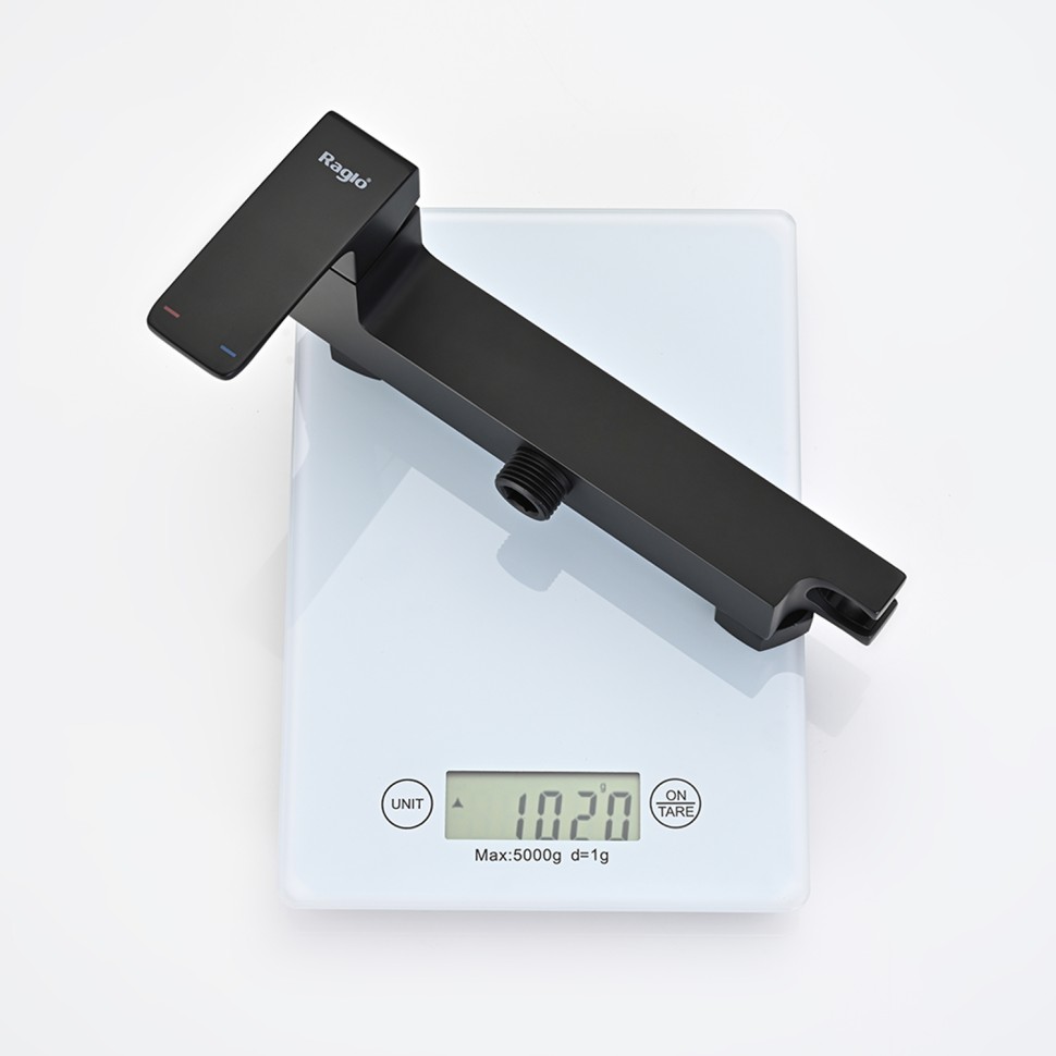 Смеситель Raglo настенный с гигиеническим душем черный