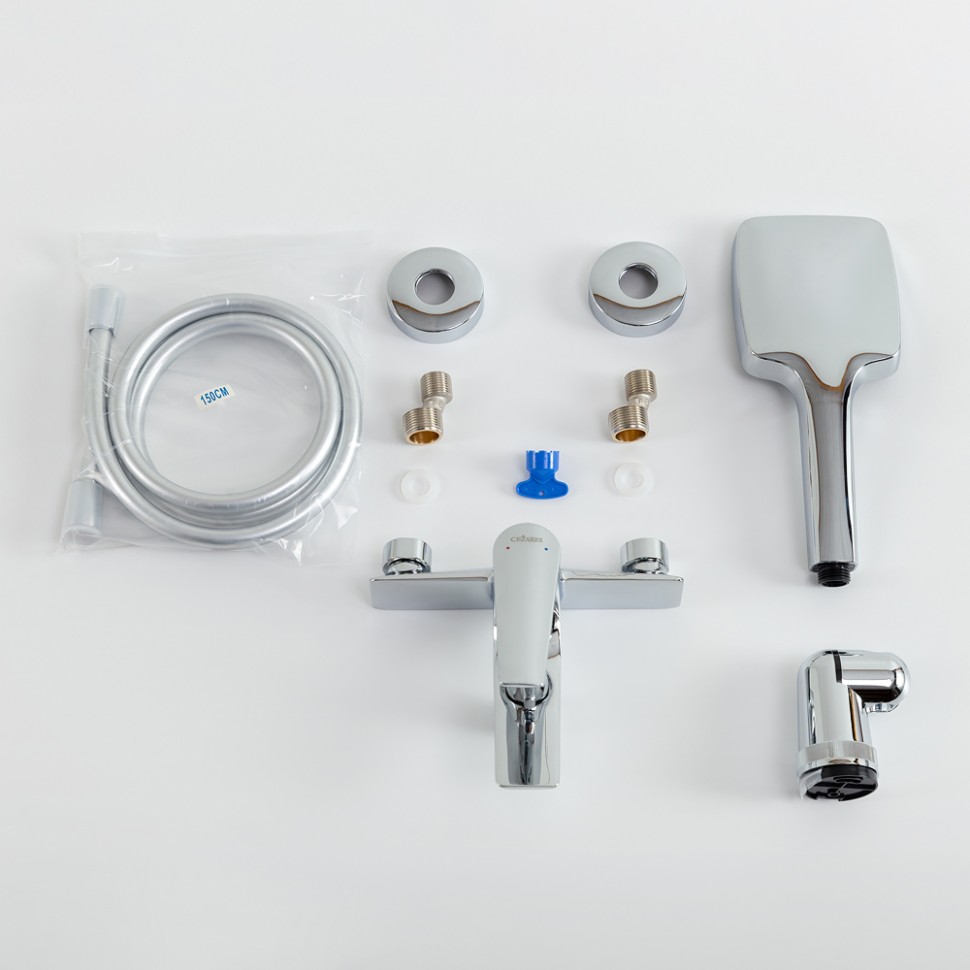 Смеситель для ванны и душа в комплекте с ручным душем, шлангом и держателем CEZARES LINER-VD-01